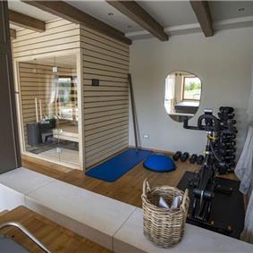 5 bedroom villa with heated pool near Momjan, Istria, sleep 12